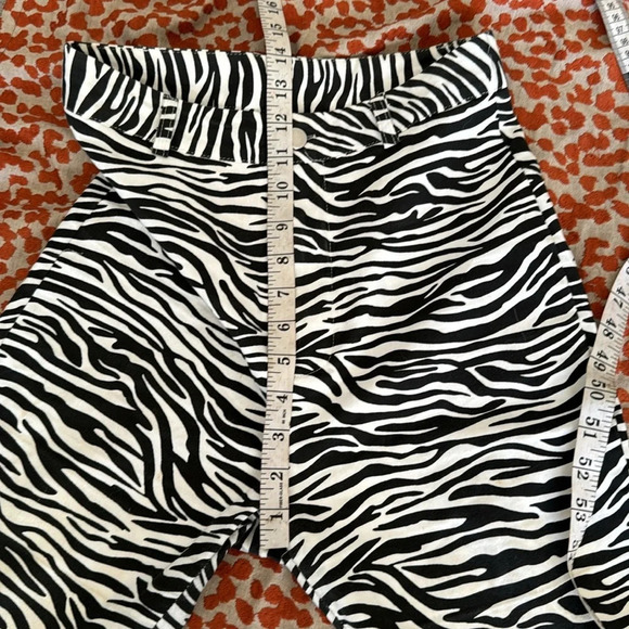Zebra print high waisted pants medium - Picture 5 of 9